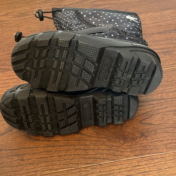 Sorel Black and White Snow Boots Size 2 - Picture 5 of 6